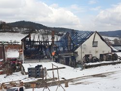 Požár stavení v obci Zálezly způsobil škodu za dva milióny