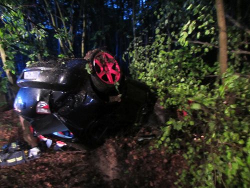 Zaklíněného řidiče hasiči vystříhávali z vozidla
