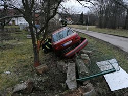 Auta v Miletíně a v Rudníku skončila v plotech
