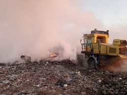 K požáru na skládce vyjížděli hasiči tento týden už třikrát