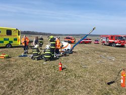 U letecké nehody vrtulníku na Kladensku zasahovaly základní složky IZS