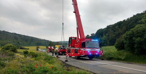 Střet osobního auta s vlakem si vyžádal lidský život