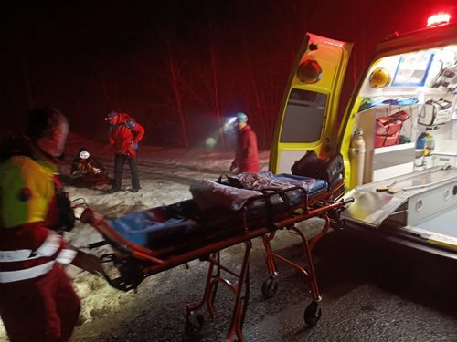 Zledovatělé stezky zaměstnaly záchranáře, během soboty ošetřili pět pacientů