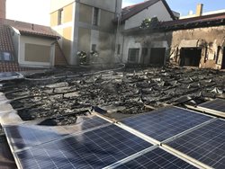 Při požáru v říčanském obchodním centru vznikla škoda za téměř patnáct milionů