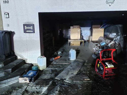 Požár rodinného domu způsobil zranění a evakuaci obyvatel