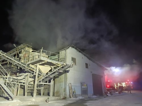 Požár elektrorozvodny zastavil provoz a způsobil rozsáhlé škody