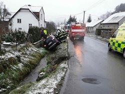 Ranní dopravní nehoda osobního vozidla na Šumpersku