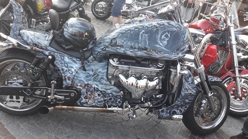 BOSS HOSS u nás asi nepotkáte