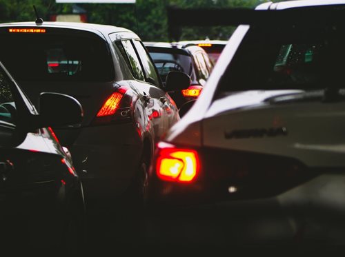 Tragédie na dálnici: Motorkář zemřel, hasiči zasahovali s maximálním nasazením