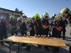 OBRAZEM: V hlavní roli hydraulický rozpínák a nůžky