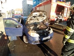 Škoda po požáru auta v Českých Budějovicích šla do desetitisíců