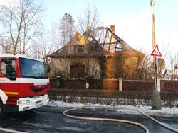 Dva mrtví při požáru domu v Čimelicích