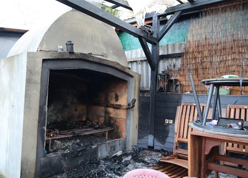 V Protivíně hořela pergola