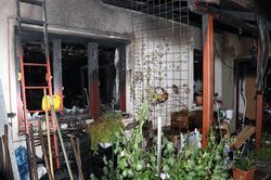 Hasiči likvidovali požár dílny v rodinném domě v Hradci Králové