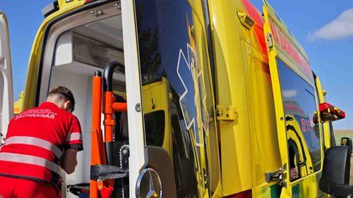 Auto srazilo třiasedmdesátiletou ženu. Záchranáři ji s několika zraněními převezli do nemocnice