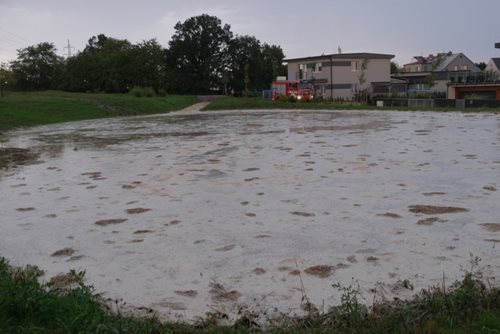 Pět desítek výjezdů hasičů kvůli bouřkám