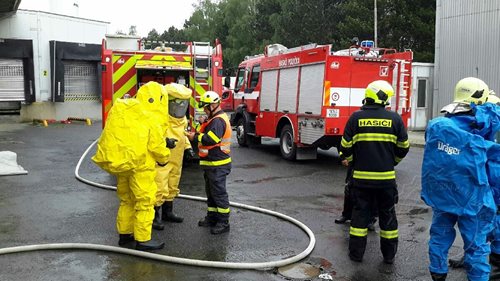 Uniklý amoniak se mimo areál firmy nedostal
