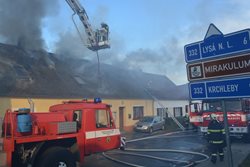 Požár domu v Milovicích způsobil škodu za pět milionů