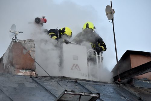V Chodově vyhořel byt, obyvatelé celého domu museli na noc do evakuačního centra