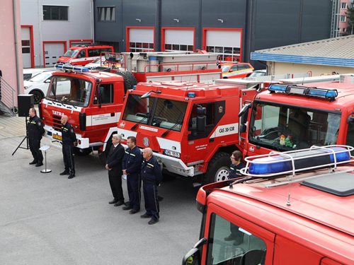 Nové garáže pro olomoucké hasiče a moderní technika pro obce kraje