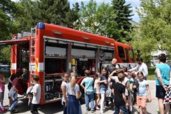 Děti neskrývaly nadšení z hasičů