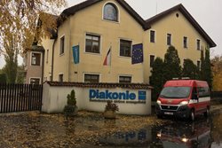 Odběr vzorků na testy na koronavirus v Diakonii ČCE středisko Krabčice