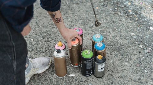 Pár tahů sprejem může skončit trestním řízením. Výše škody nemusí být rozhodující