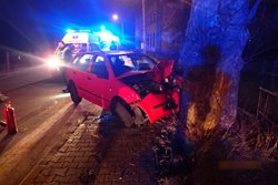 Nehoda osobního automobilu s vyproštěním řidiče ve Vrbici