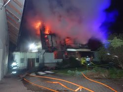 Škodu za dva miliony korun způsobil noční požár rodinného domu na Frýdecko-Místecku