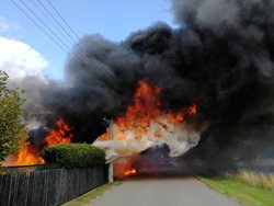 U požáru rodinného domu a chaty zasahovali během dvou dnů