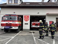 Nová posila pro hrdiny z Senožat: Dobrovolní hasiči získali cennou cisternu