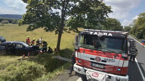 Auto přivolalo pomoc samo. Řidič skončil po nehodě v péči záchranářů