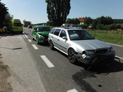 Vážná nehoda tří osobních automobilů