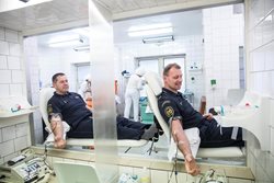 Náchodští hasiči darovali společně krev