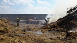 Požár stohu slámy v zemědělském areálu v Břestu. Aktualizace