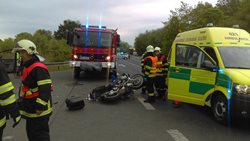Dnes vyjeli hasiči ke dvěma dopravním nehodam v Ústeckém kraji .Při obou byli  vážně zraněni lidé.  