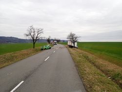 Dopravní nehoda dodávky a osobního automobilu si vyžádala jedno zranění.