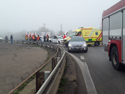 Hasič ve svém volnu pomohl u vážné nehody