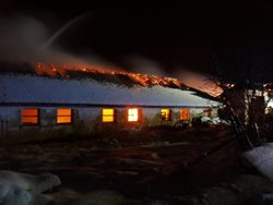 Noční požár skladu v Jihočeském kraji v Oldřiši