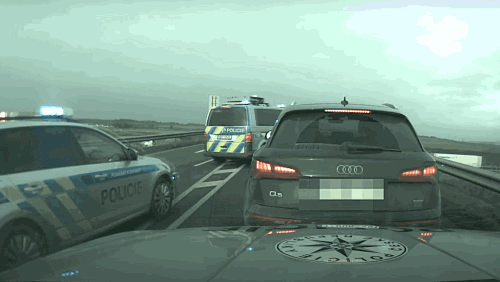 Řidič kradeného Audi ohrozil bezpečnost silničního provozu
