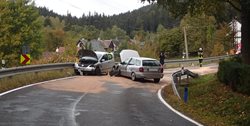 U Pstruží se srazila dvě osobní auta