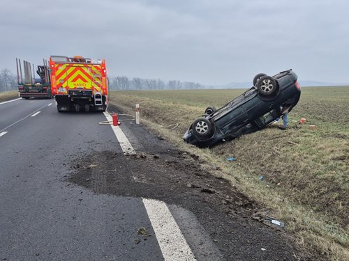 Střet dodávky a osobního vozu si vyžádal zásah složek IZS