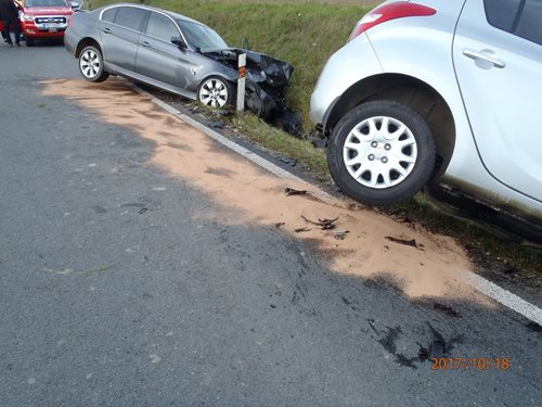 Dopravní nehoda u Čínova kde se čelně střetla dvě osobní vozidla. 