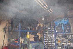 Požár garáže ve Zlíně dnes v ranních hodinách hasiči včas zlikvidovali