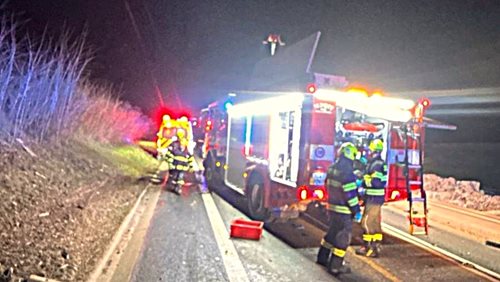 Vážná nehoda zaměstnala záchranáře i hasiče