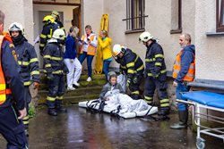 Cvičný požár s evakuací pacientů v říčanské nemocnici
