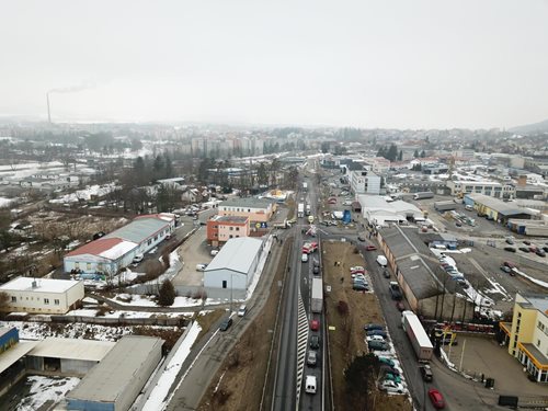 Sraženého cyklistu ve Strakonicích do nemocnice transportoval vrtulník