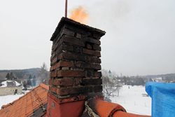 Komíny je potřeba nechat odborně zkontrolovat