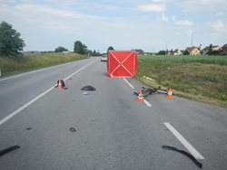 U Zbelítova nepřežil cyklista střet s osobním autem