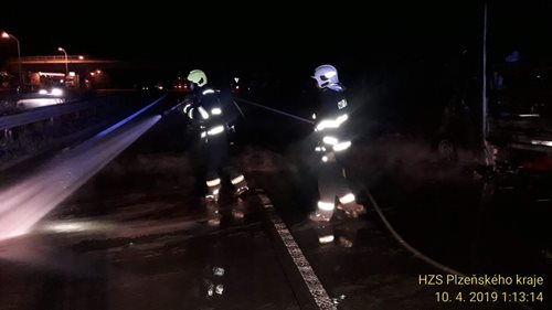 Na D5 u Sv. Kateřiny hořela dodávka